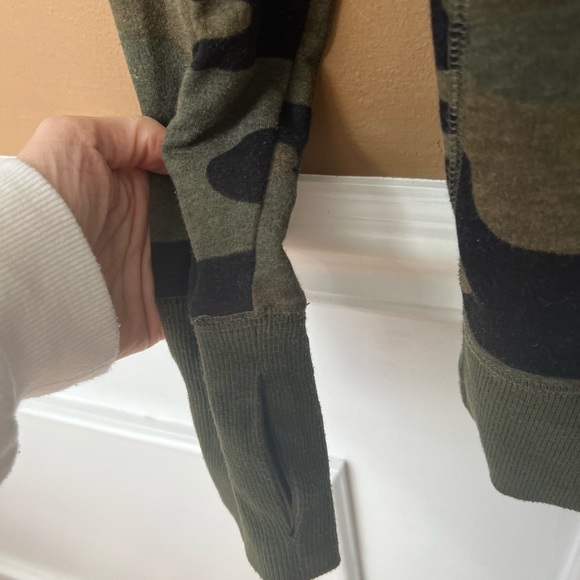 Xersion Women’s Camouflage Full Zip-Up Hoodie Size Small - Picture 3 of 5